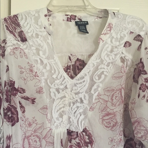 NWOT torrid flower peasant lace blouse - Picture 3 of 14